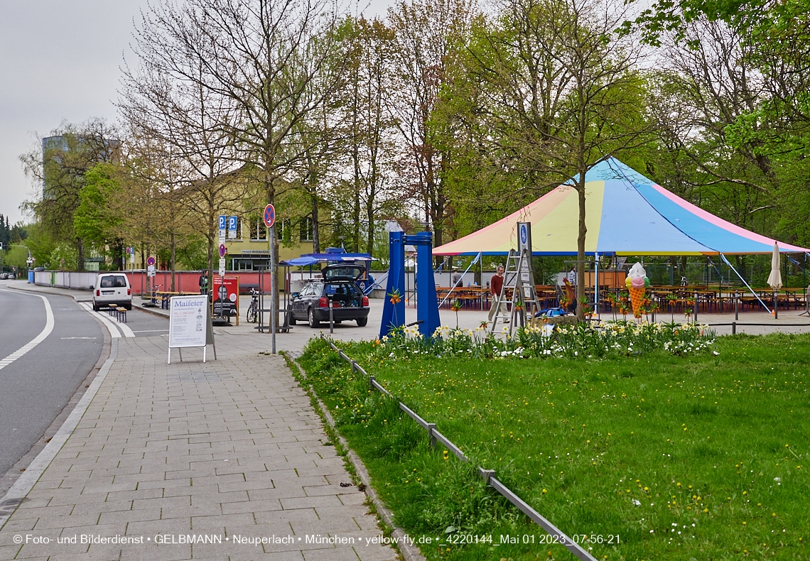 01.05.2023 - Maibaumaufstellung in Berg am Laim